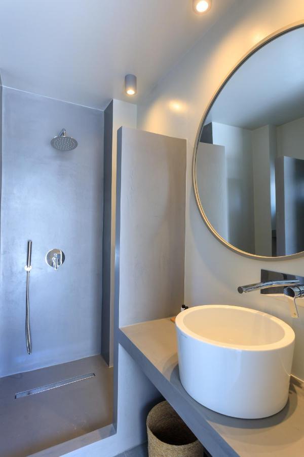 Iliades Luxury Boutique Suites バトシ エクステリア 写真