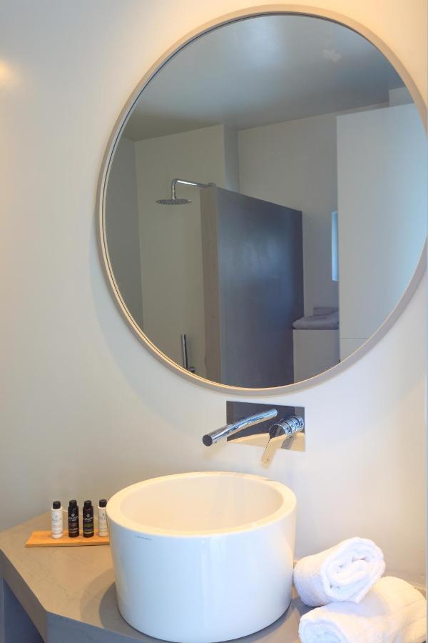 Iliades Luxury Boutique Suites バトシ エクステリア 写真