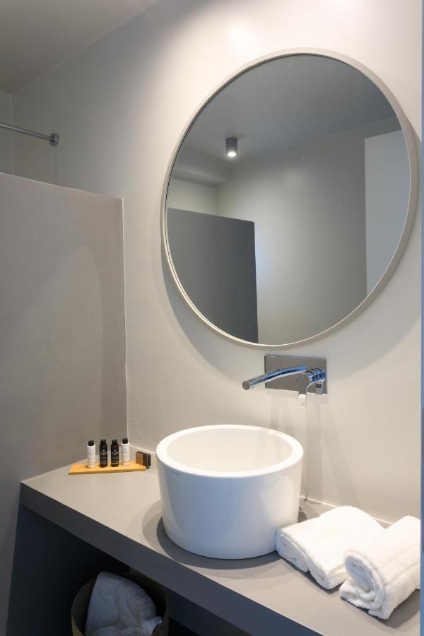 Iliades Luxury Boutique Suites バトシ エクステリア 写真