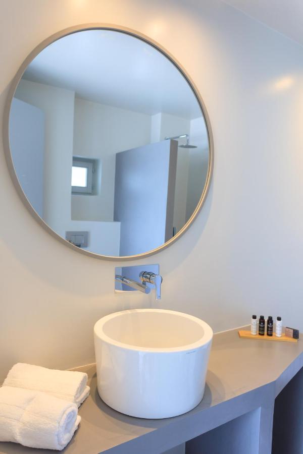 Iliades Luxury Boutique Suites バトシ エクステリア 写真